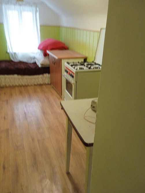 Нерухомість продам 2км мансарду на 2 пов рн Бережанська 2км кухня газ Чернівці - зображення 2