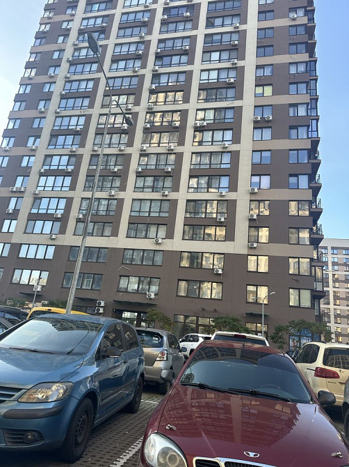 Продам 2 кімнатну квартиру  Варшавський Олександра Олеся 6а 8 поверх Киев - изображение 4