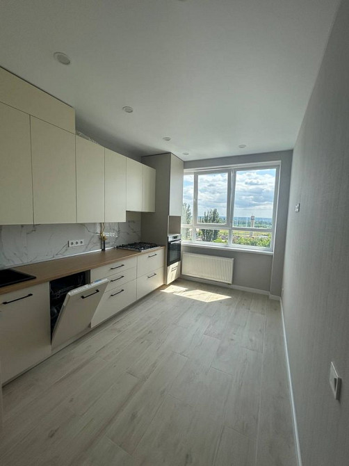 Однокімнатна квартира з ремонтом! Мінімальне оформлення. Буча - изображение 1