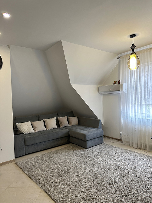 Квартира 70кв у комерційному приміщ. в центрі, + власний двір 30 кв.м. Костополь - изображение 1