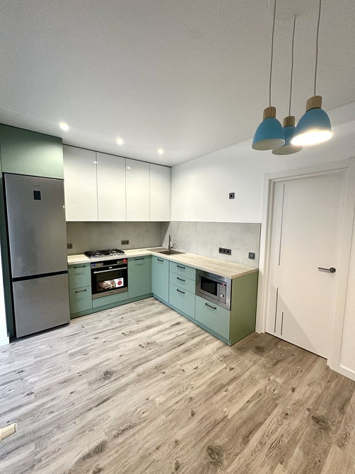 Продам 1 кімнатну квартиру з ремонтом в Новобудові Рівне - зображення 1