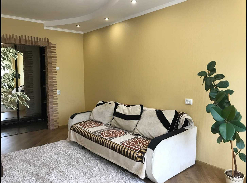 Свіжа 2к біля "Арсену" ремонт/меблі/техніка Ровно - изображение 1