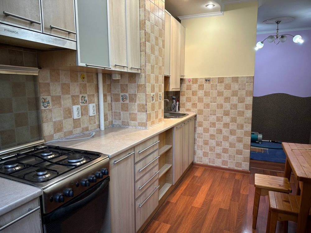 Здається 2х кімнатна район Майдан Черновцы - изображение 1