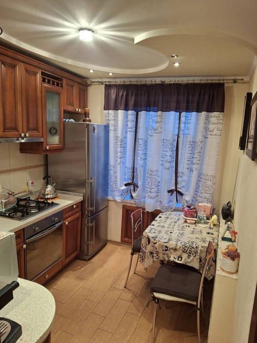 Продам 2 комнатную квартриру в центре Новомосковск - изображение 1