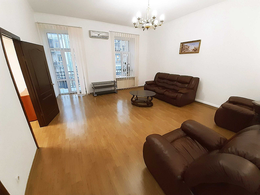 Без комиссии! Аренда 3к квартиры в Центре, 140м2, ул Шота Руставели 34 Київ - зображення 1