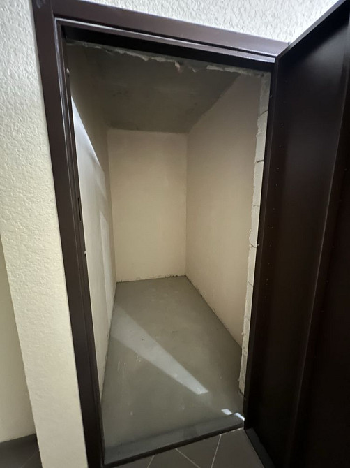 Терміново! Продаю 1км квартиру ЖК Атлант на Київській + комора Бровары - изображение 3