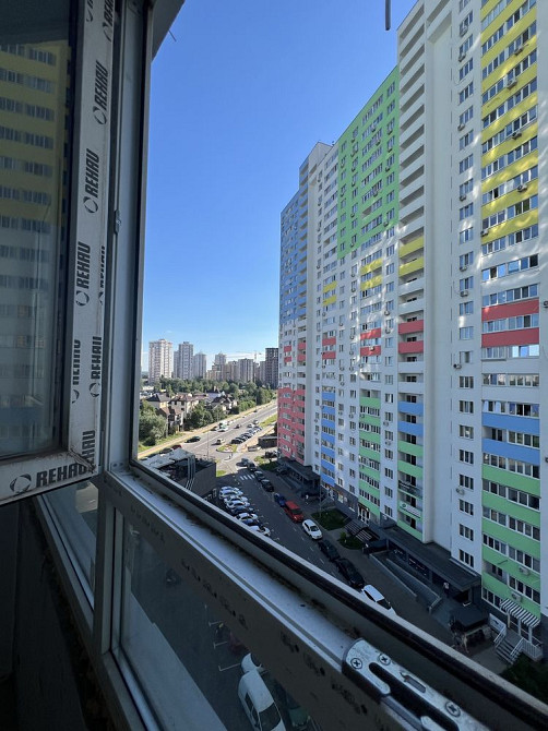 Терміново! Продаю 1км квартиру ЖК Атлант на Київській + комора Бровары - изображение 1