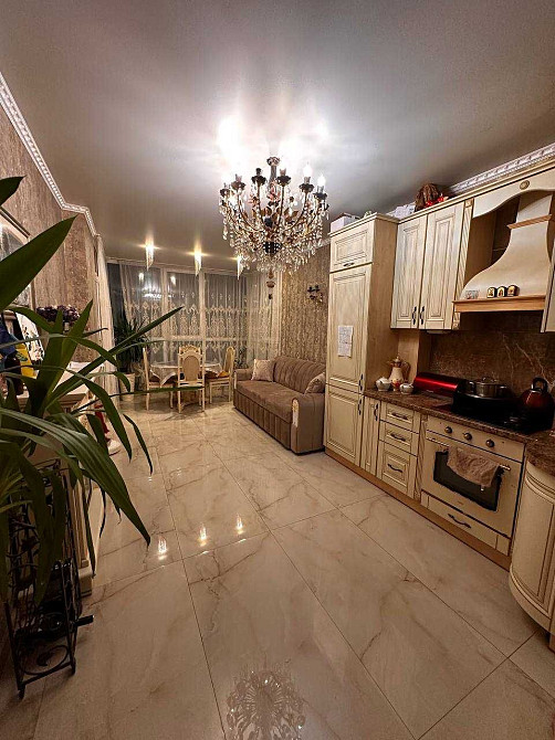 Велика 2к на Прорізній з видом на фонтан . Довгострокова оренда Гостомель - зображення 3