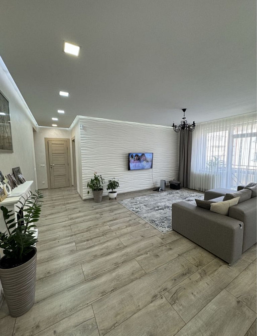 Продається сучасна 3-кімнатна квартира в престижному районі Боздош Ужгород - зображення 4