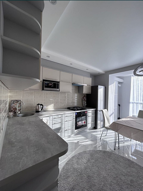 1к кв. Левый берег. Свободна. Риелторы не звоните. Дніпро - зображення 1