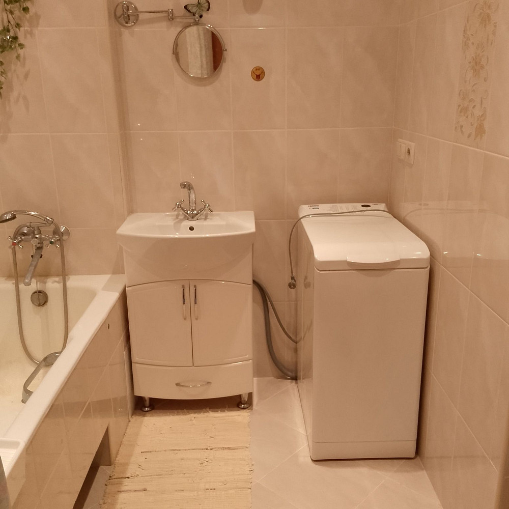 Своя 2к.кв. м"Житомирская" Крамского,9. Святошино Киев - изображение 8