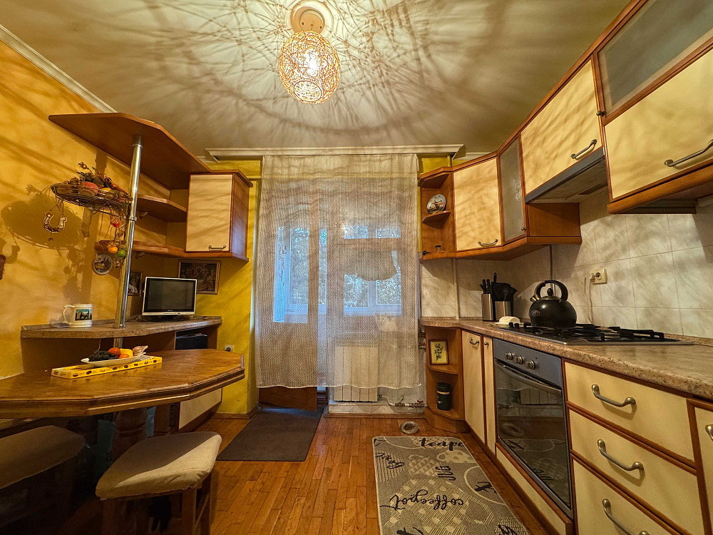 Оренда 3-кімнатної квартири Черновцы - изображение 1