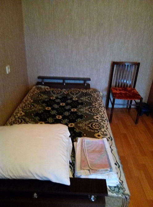 Сдам 1 ком квартиру гостинку Черноморск - изображение 1