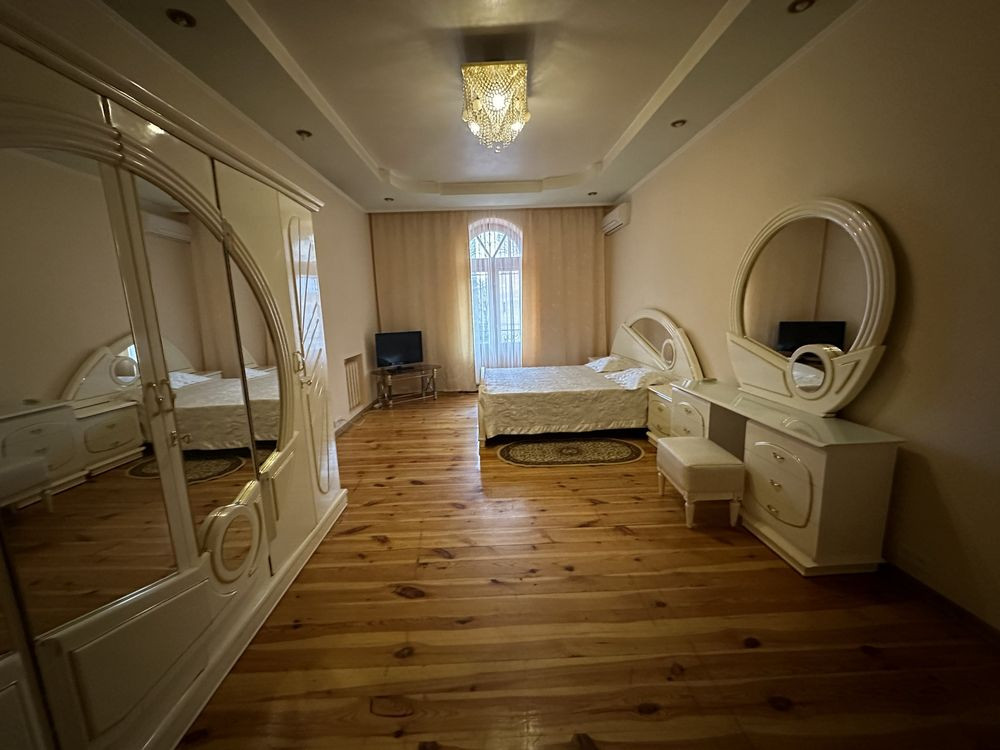 Сдается жилье с бассейном в тихом центре пер. Театральный , Никольский Харьков - изображение 1