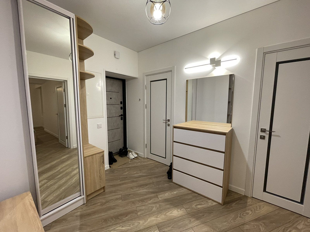 Продається 3кім новобудова біля Майдану Чернівці - зображення 1