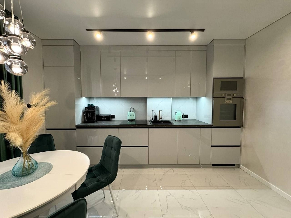 Дизайнерська 2К квартира| Центр Рівне - зображення 1