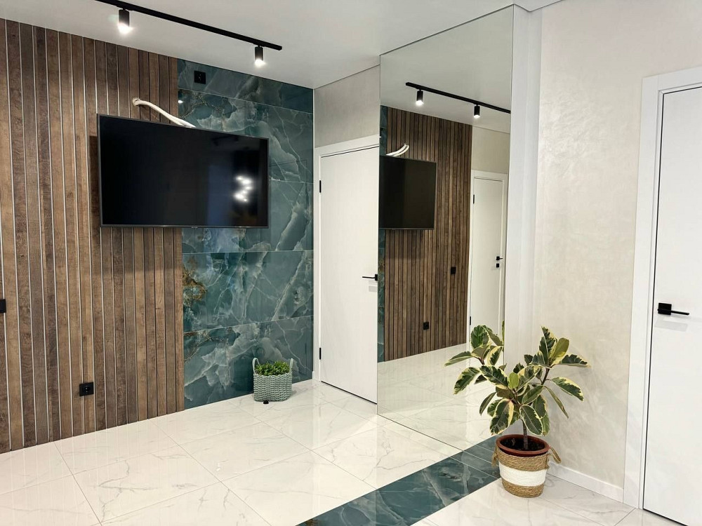 Дизайнерська 2К квартира| Центр Рівне - зображення 3