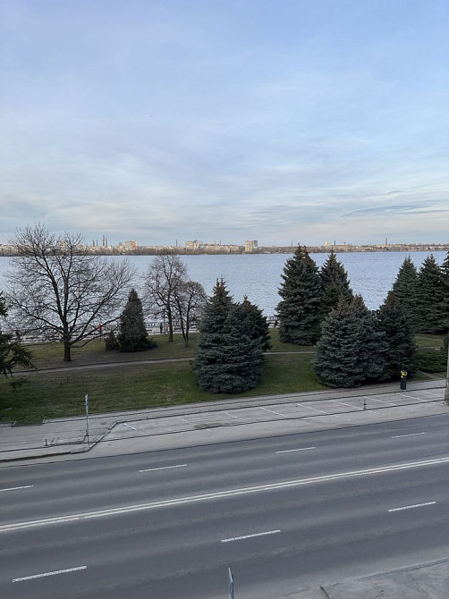 Продам 2-х ком квартиру Сичеславская Набережная Днепр - изображение 1