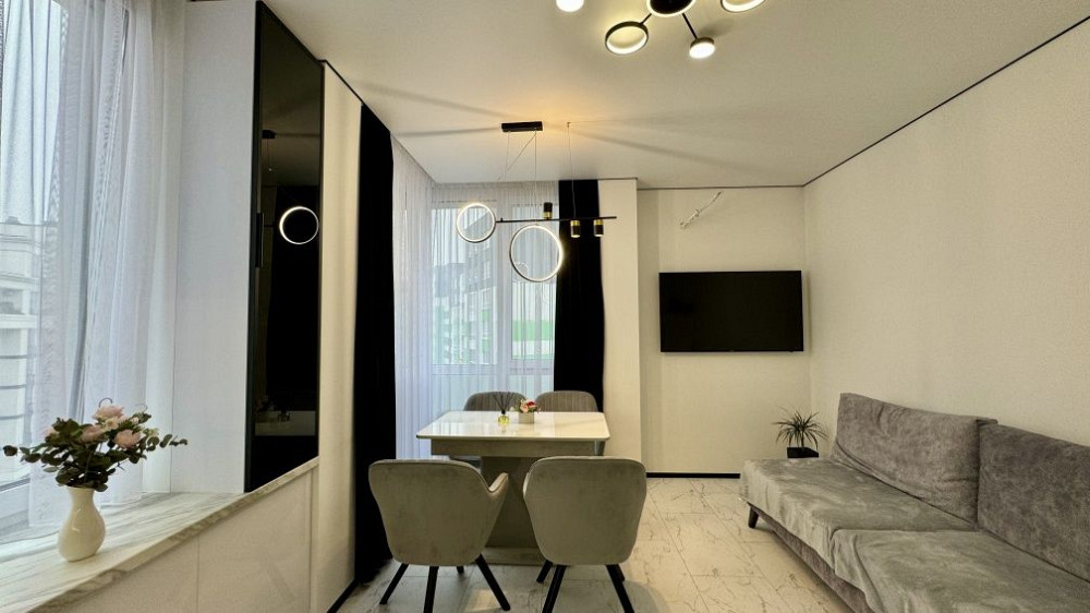 ЖК Центральний! Шикарна квартира з ремонтом сучасним. Центральний парк Ірпінь - зображення 2