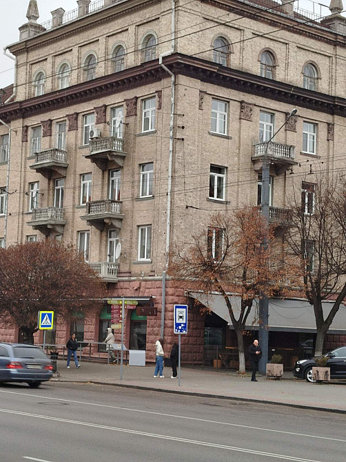 Продається ЕКСКЛЮЗИВНА 3кімнатна СТАЛІНКА в самому центрі міста Луцьк - зображення 2