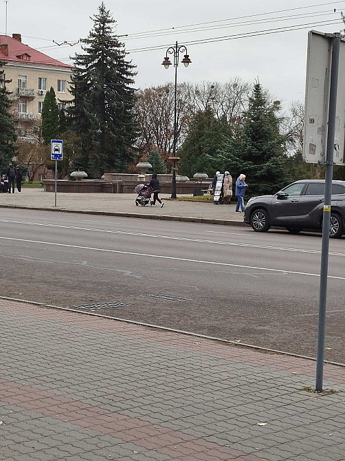Продається ЕКСКЛЮЗИВНА 3кімнатна СТАЛІНКА в самому центрі міста Луцьк - зображення 4