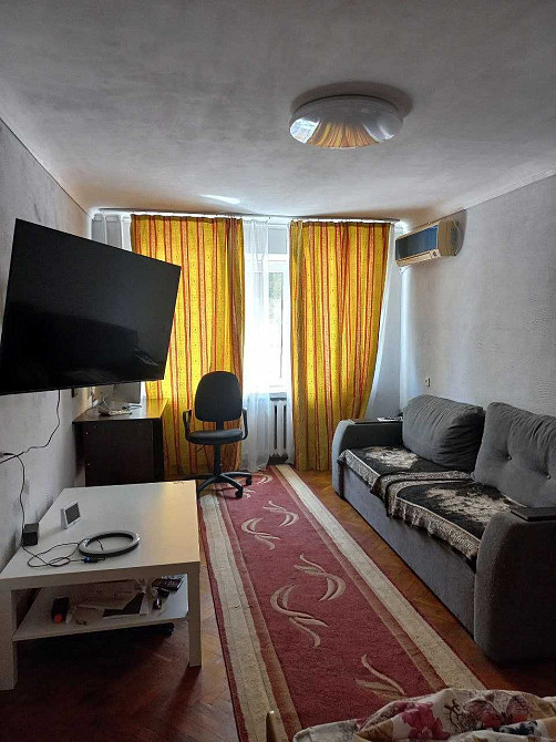 Продается 1-комнатная квартира по ул. Юрковская, 18, (м.Т.Шевченко) Киев - изображение 1