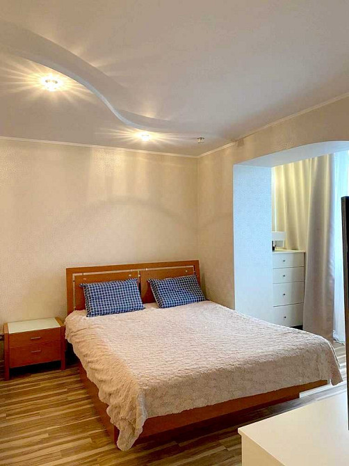 +++ Сдам 2к кв. с паркоместом в новострое на пл. Фестивальной Запорожье - изображение 2