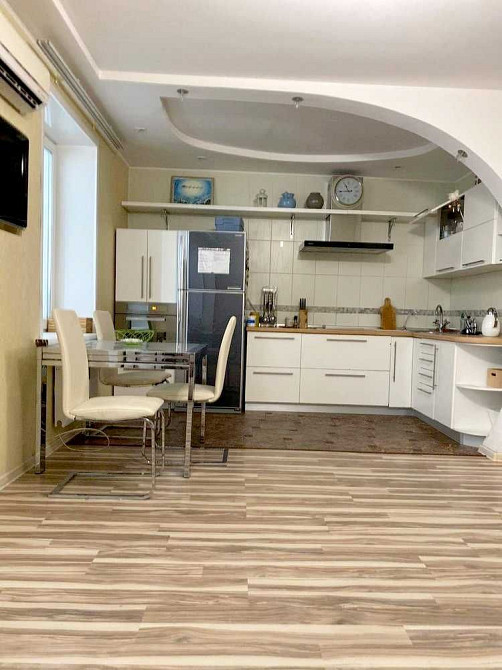 +++ Сдам 2к кв. с паркоместом в новострое на пл. Фестивальной Запорожье - изображение 1