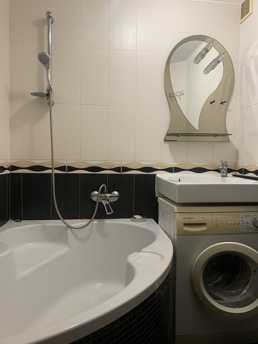 Сдаю 2к с закрытым двором на пл Победы Николаев - изображение 1