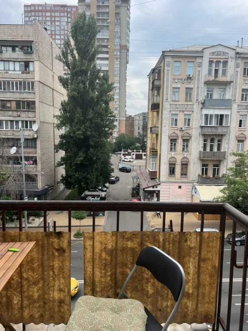 Ул. Саксаганского 107 Центр. Царский дом. Рядом бот сад.М. Университет Киев - изображение 1