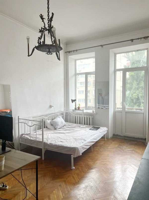 Ул. Саксаганского 107 Центр. Царский дом. Рядом бот сад.М. Университет Киев - изображение 2