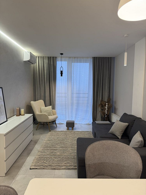 ЖК Севен,  Дніпровська набережна 18а. є генератор. Київ - зображення 3