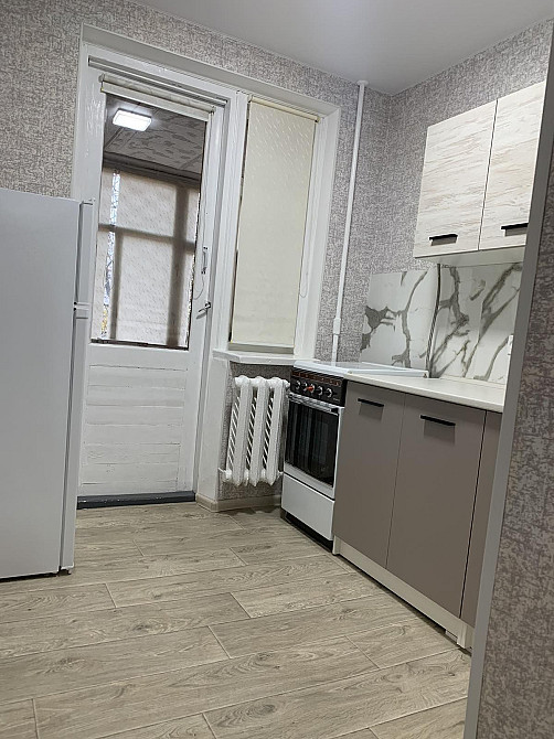 1но комнатная в районе налоговой Новомосковськ - зображення 4