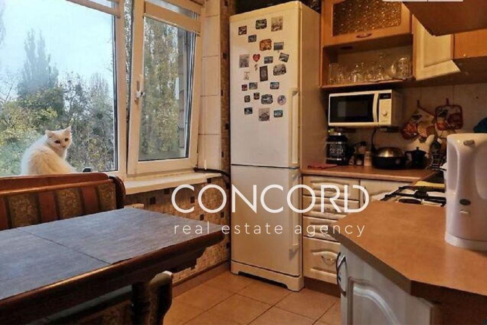 Борщагівка. Продам 2к Зодчих вул., 18. Косметичний ремонт Киев - изображение 1