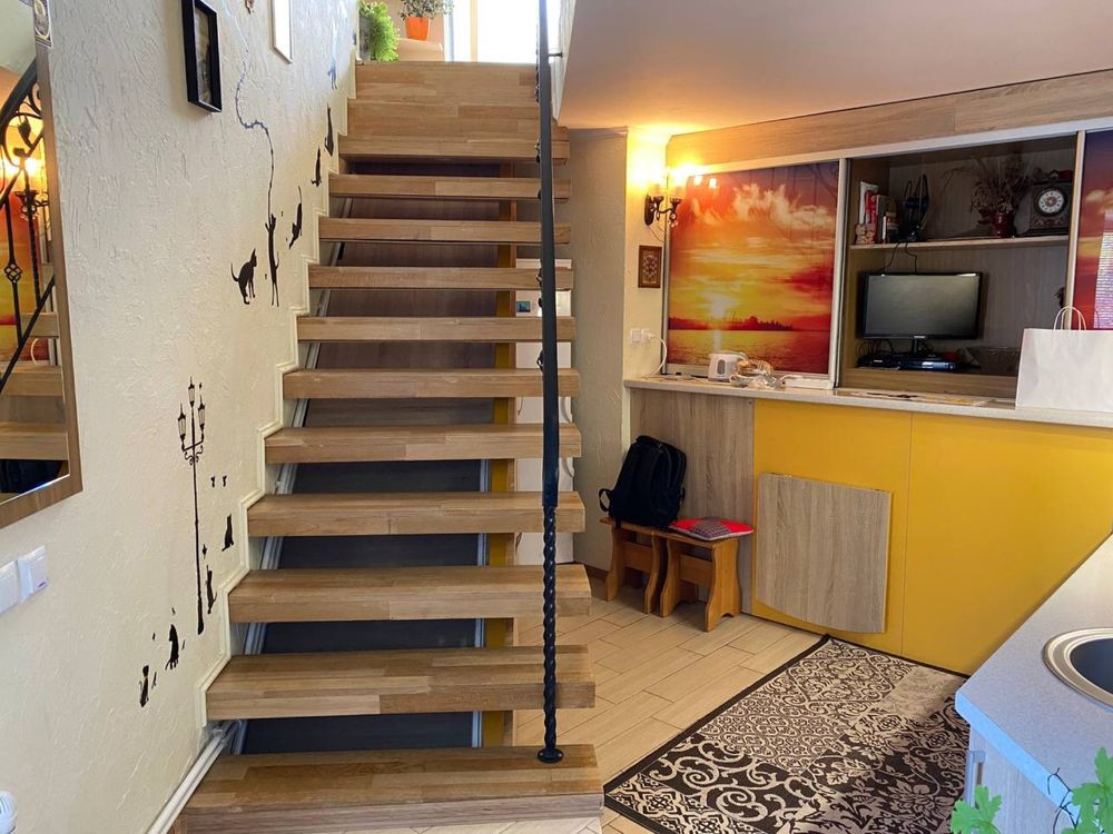 Продається 1 кімнатна 2 рівнева квартира Ровно - изображение 1