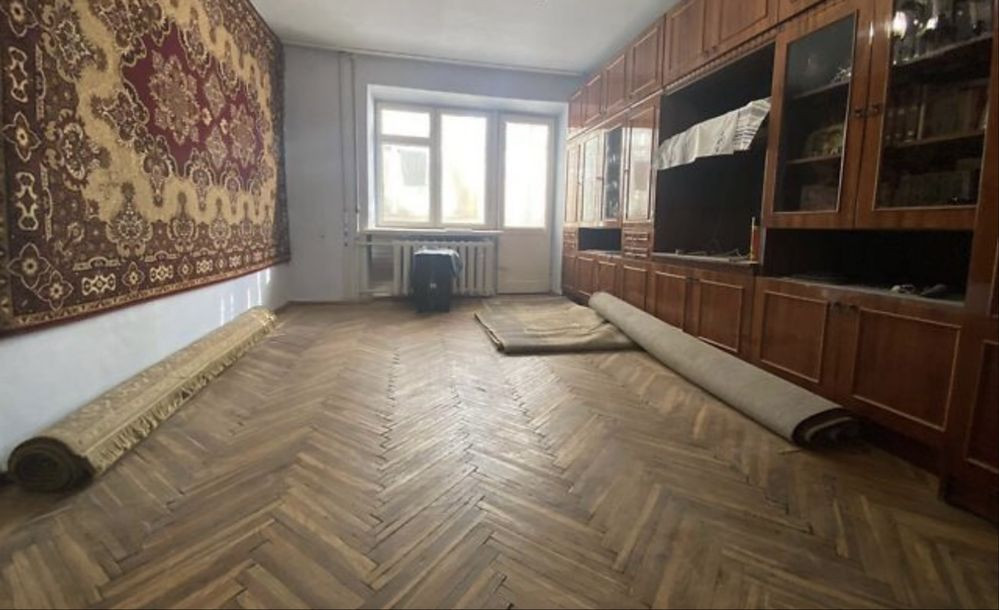 Трикімнатна квартира біля пішохідного моста від власника Ужгород - изображение 1