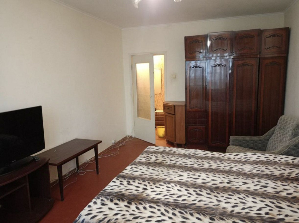 Не хочете щоб над вами хтось жив?   Купіть квартиру на рівні небес. Вишневе - зображення 1