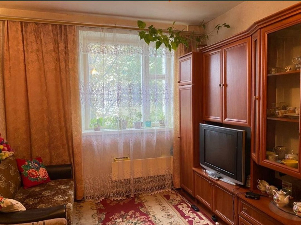 2 кімн кв-ра з окрем. кімнатами, 2-й поверх Черкаси - зображення 1