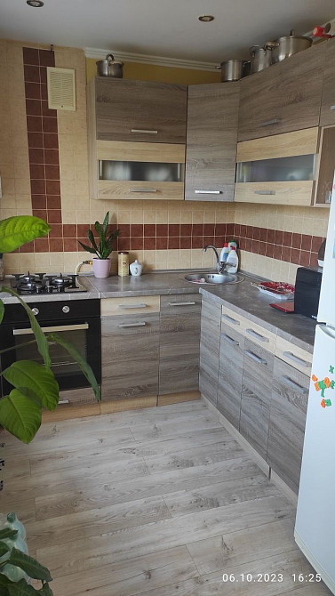 район Ворошиловка остановка молодёжная Марганец - изображение 1