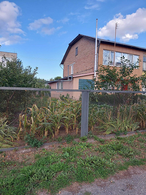 Продам 2-х поверх. квартиру з зем.діл. 8,85 с (в 2-х квартирн.будинку) Яготин - зображення 2