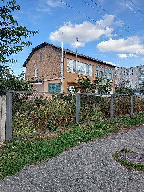 Продам 2-х поверх. квартиру з зем.діл. 8,85 с (в 2-х квартирн.будинку) Яготин - зображення 1