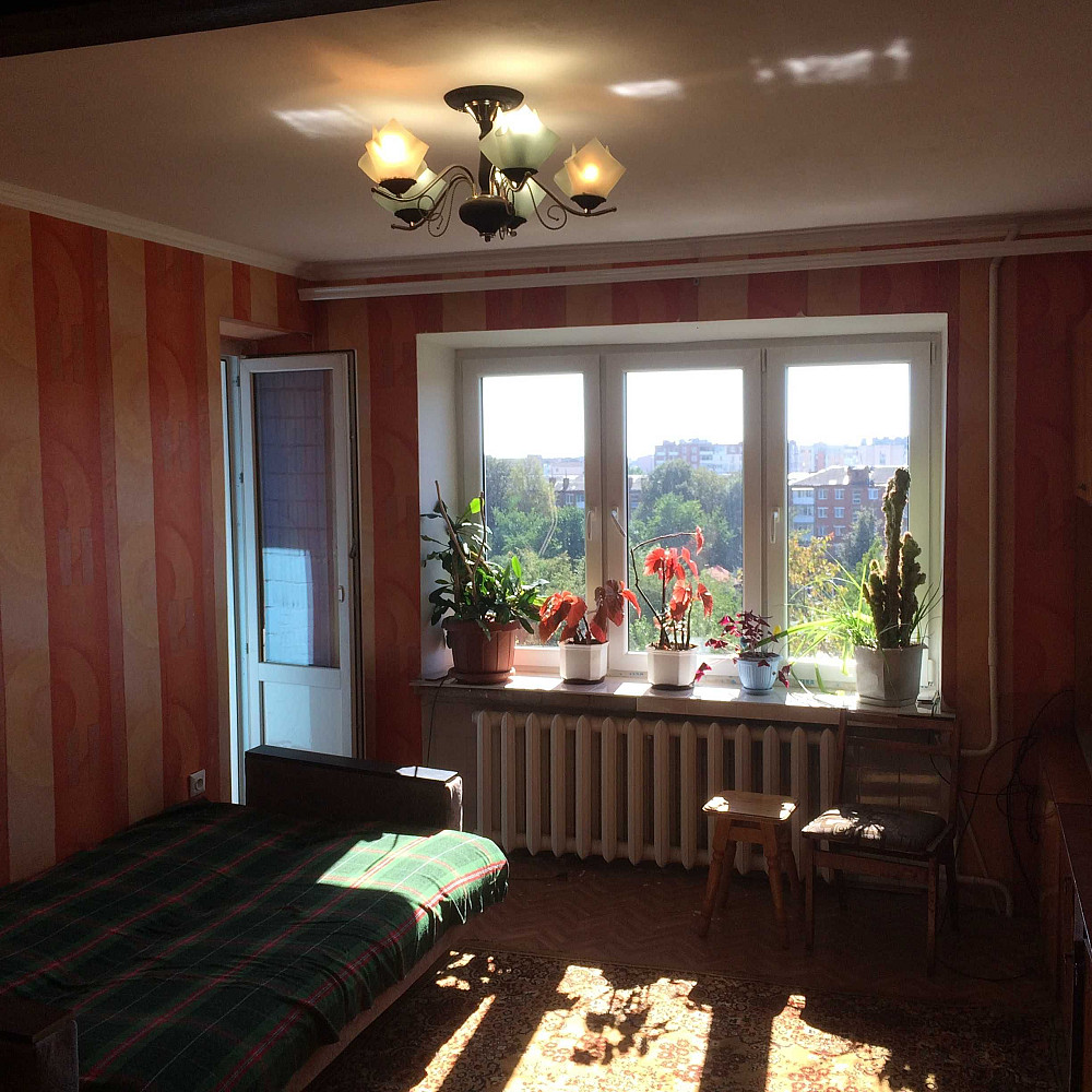 Продається 2 кімнатна квартира р - н Центр Каменец-Подольский - изображение 1