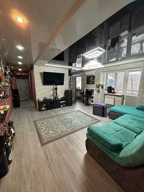 Продається трьох кімнатна квартира Киев - изображение 1