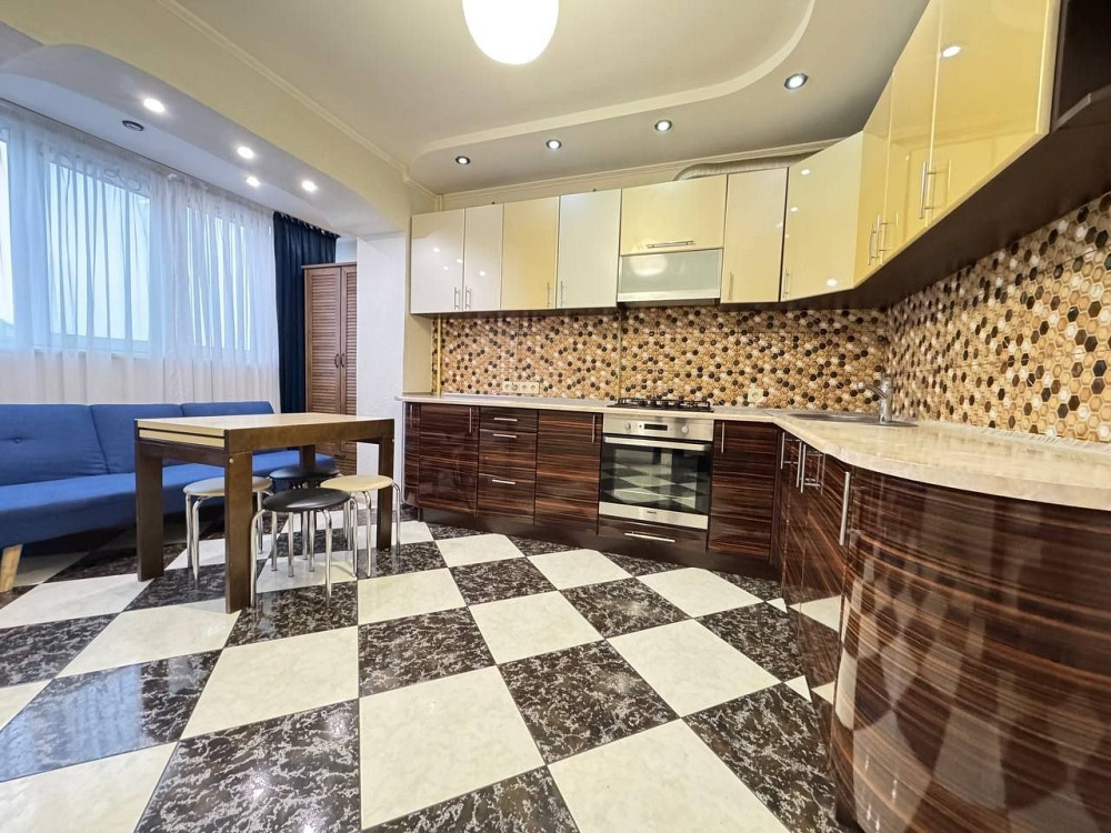 Продам трикімнатну квартиру! Ровно - изображение 2