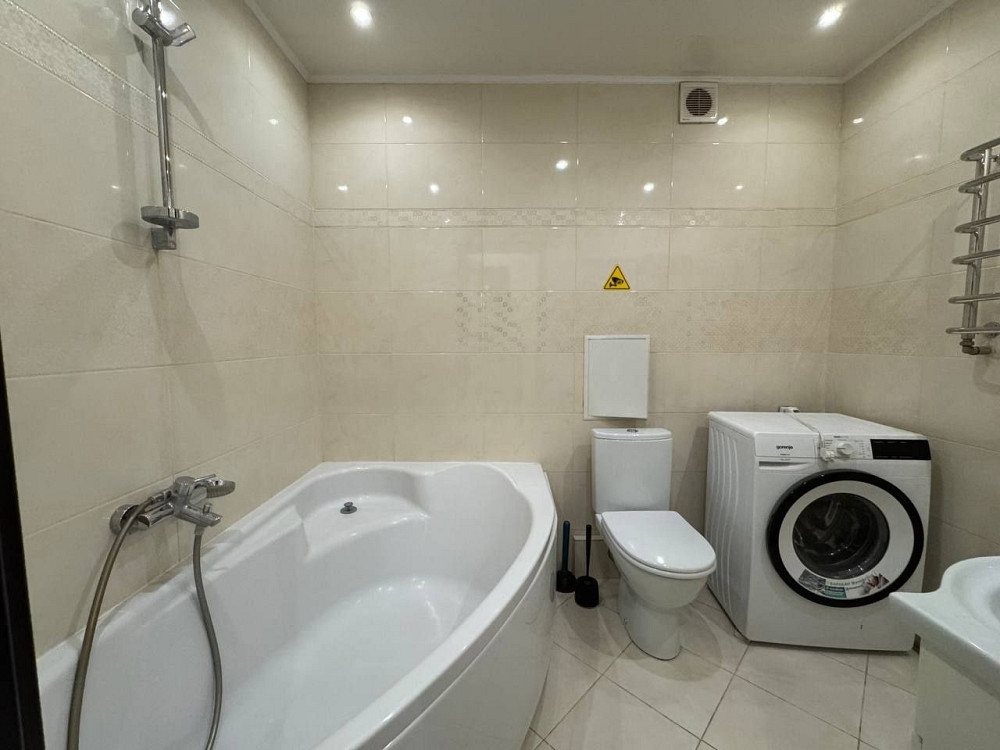 Продам трикімнатну квартиру! Ровно - изображение 8