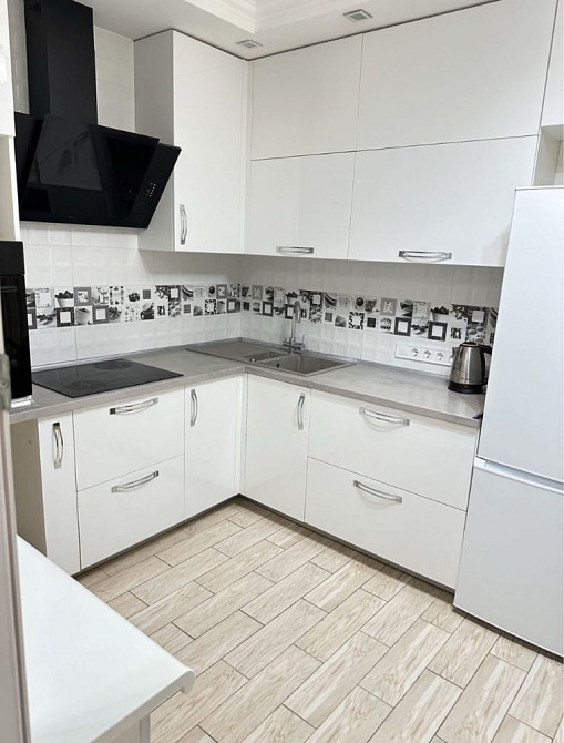 Комфортная 1-комн кв _Радужный_ЖК на Левита Лиманка - изображение 1