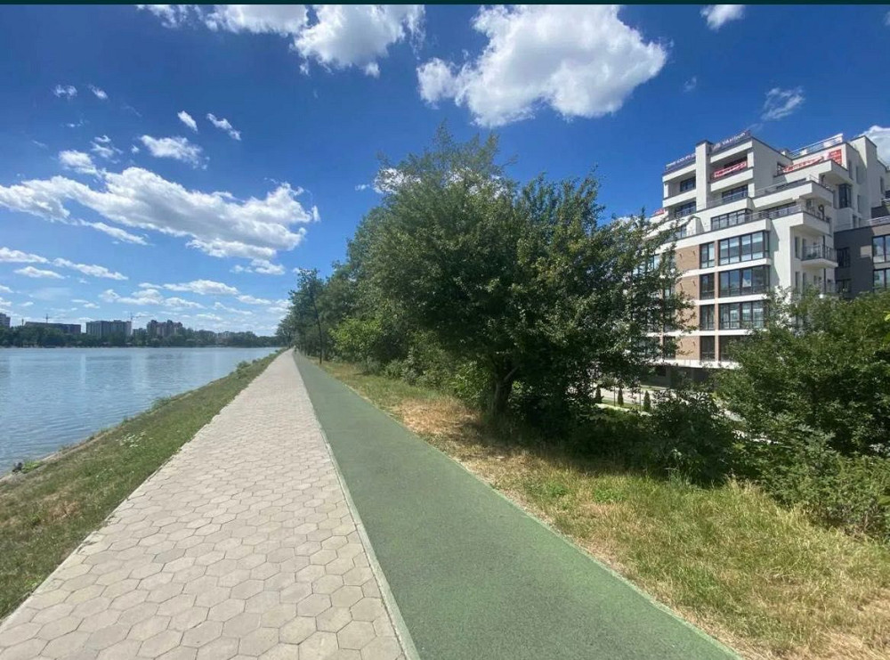 Продаю пентхаус на озері з власним експлуатованим дахом Ивано-Франковск - изображение 2