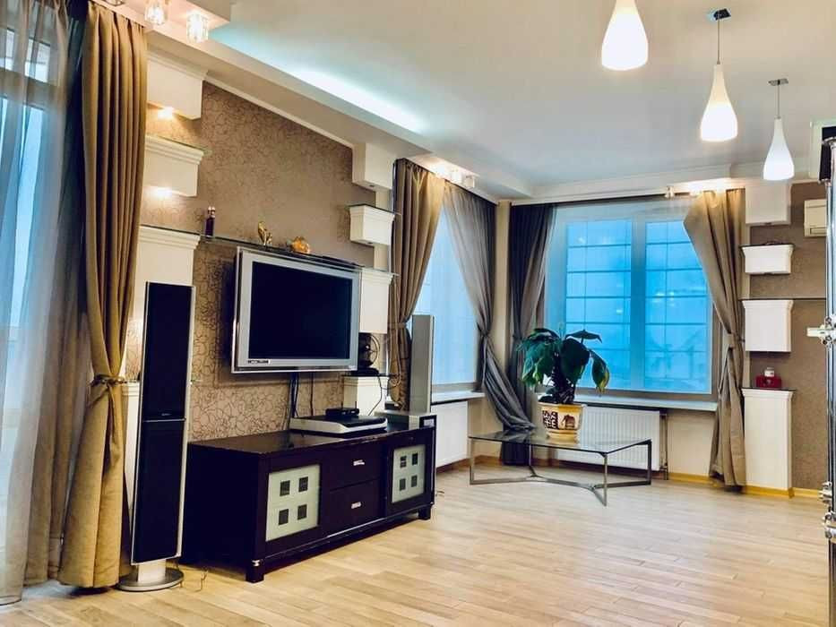 Сдаётся просторная 2х квартира по ул. Августна Волошина Киев - изображение 1