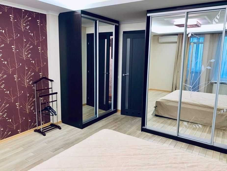 Сдаётся просторная 2х квартира по ул. Августна Волошина Киев - изображение 2