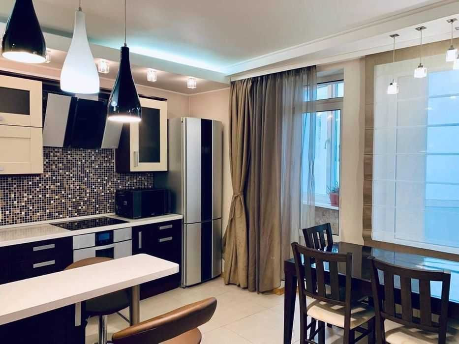 Сдаётся просторная 2х квартира по ул. Августна Волошина Киев - изображение 3